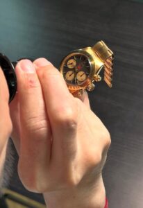 ما هي أفضل طريقة لبيع ساعة مستعملة؟