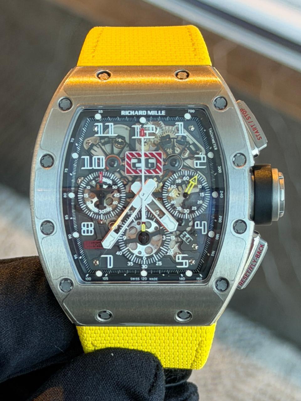 كم سعر الساعات السويسرية الاصلية ؟