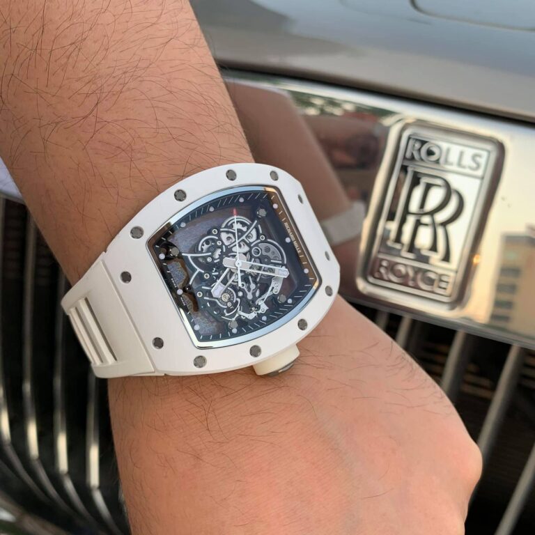 محلات شراء الساعات في الامارات